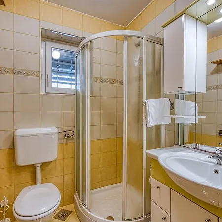 Lovely Tilka - Happy Apartamento Novo Mesto